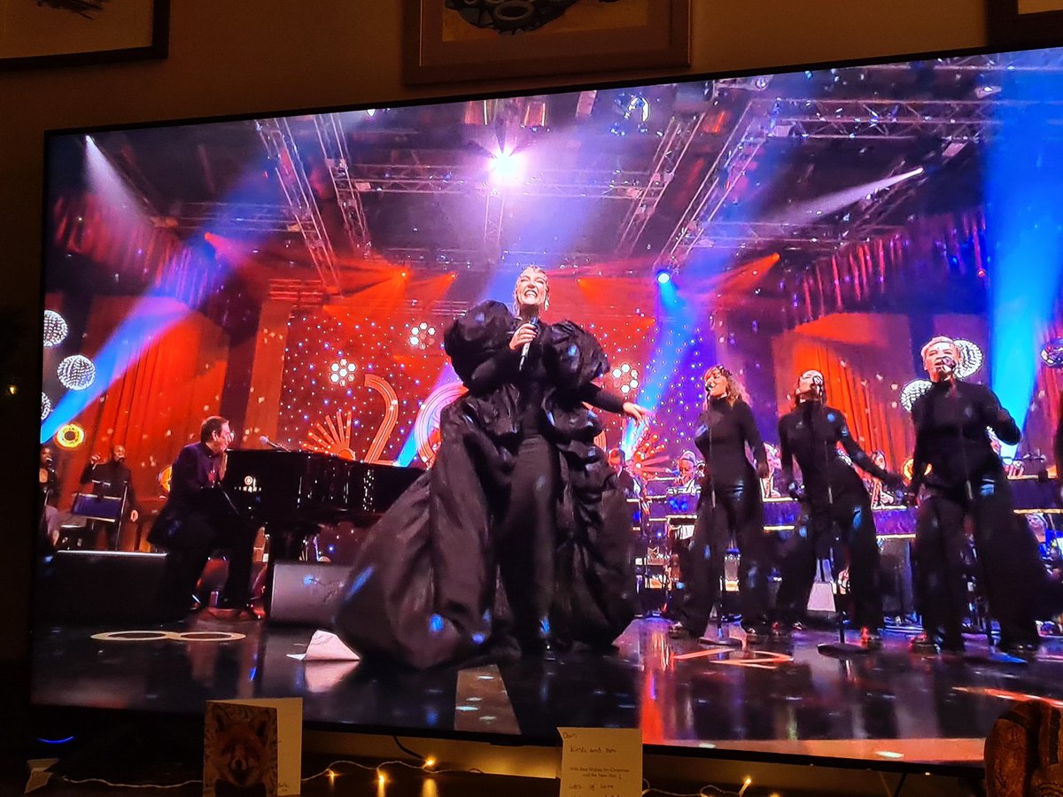 'Come and get your black bin bags, on offer till December...'

#JoolsHolland #Hootenanny