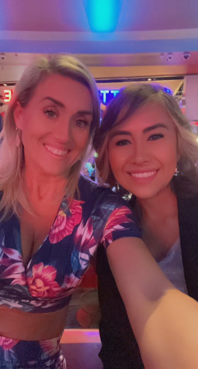 Kalli Mariakis ️💙🦬 on Twitter: "Happy New Years!!! GO BILLS!! ️💙 ️💙"