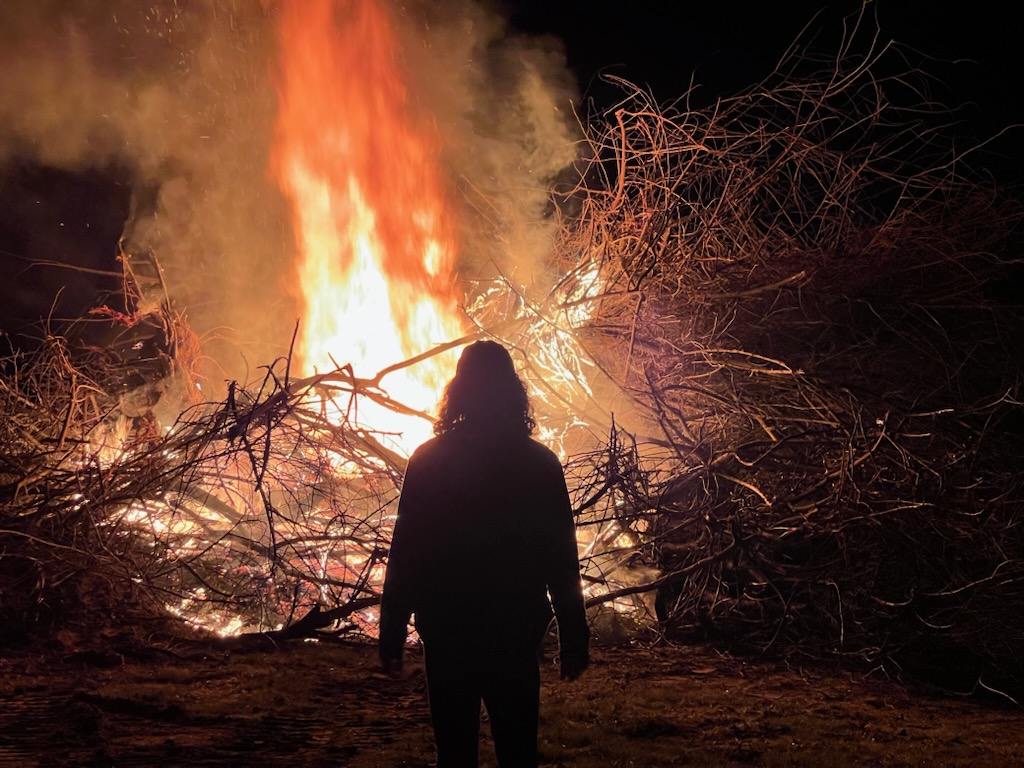 Burnenater's tweet photo. Burn into the New Year. 

~Back to streaming January 5th~ https://t.co/PSEUn9cpr6