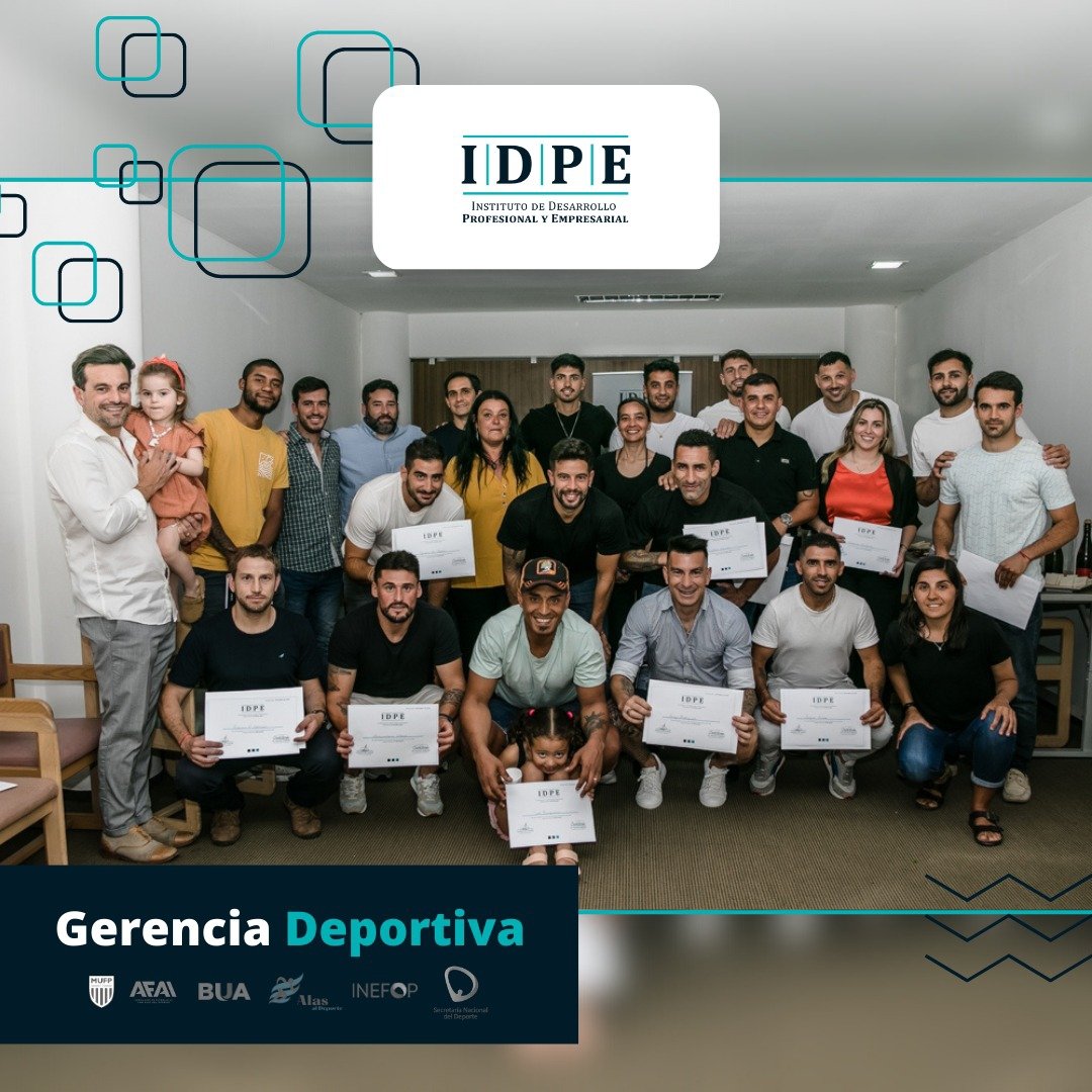 ChavoCanepa's tweet photo. Un gran cierre de año en #IDPE como docente de un grupo fenomenal.

Gracias a los directores del instituto por la confianza, al equipo docente y a cada uno de los alumnos.

Vamos por el 2023!! 📚⚽️ https://t.co/EIHvWBuKrr