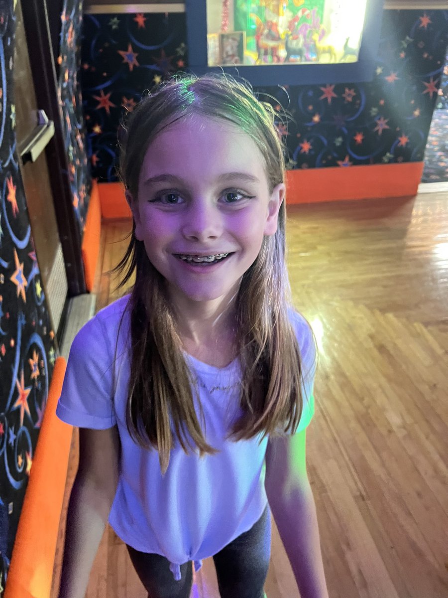 SFGiantsChica's tweet photo. Happy happy birthday to my 9 piece chicken McNugget!! You are brilliant, kind, empathetic, loving, and my everything. New Year’s Eve babies are so amazing, the whole world celebrates with them 🎉 You are the best thing that’s ever been mine 💕 #KateRenee https://t.co/qn9JBwqTXf