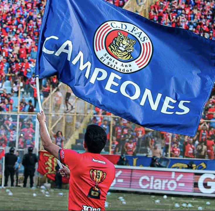 CDeportivoFAS's tweet photo. 🏆🔴🔵 ¡FELIZ AÑO NUEVO, #FASISTAS ! 🏆🔴🔵 https://t.co/ecNEkw6DyE