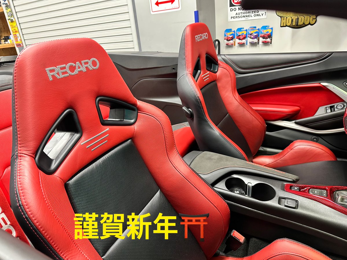 ArKzDZCVgK48oOQ's tweet photo. 明けましておめでとうございます㊗️
今年こそはドラパ頑張ります🫡
#camaro #recaro #forgiato #supercharged #supercharger #ajcc
#dragparty #カマロ #ドラッグパーティー #アメ車 https://t.co/7UO5DFIC8o