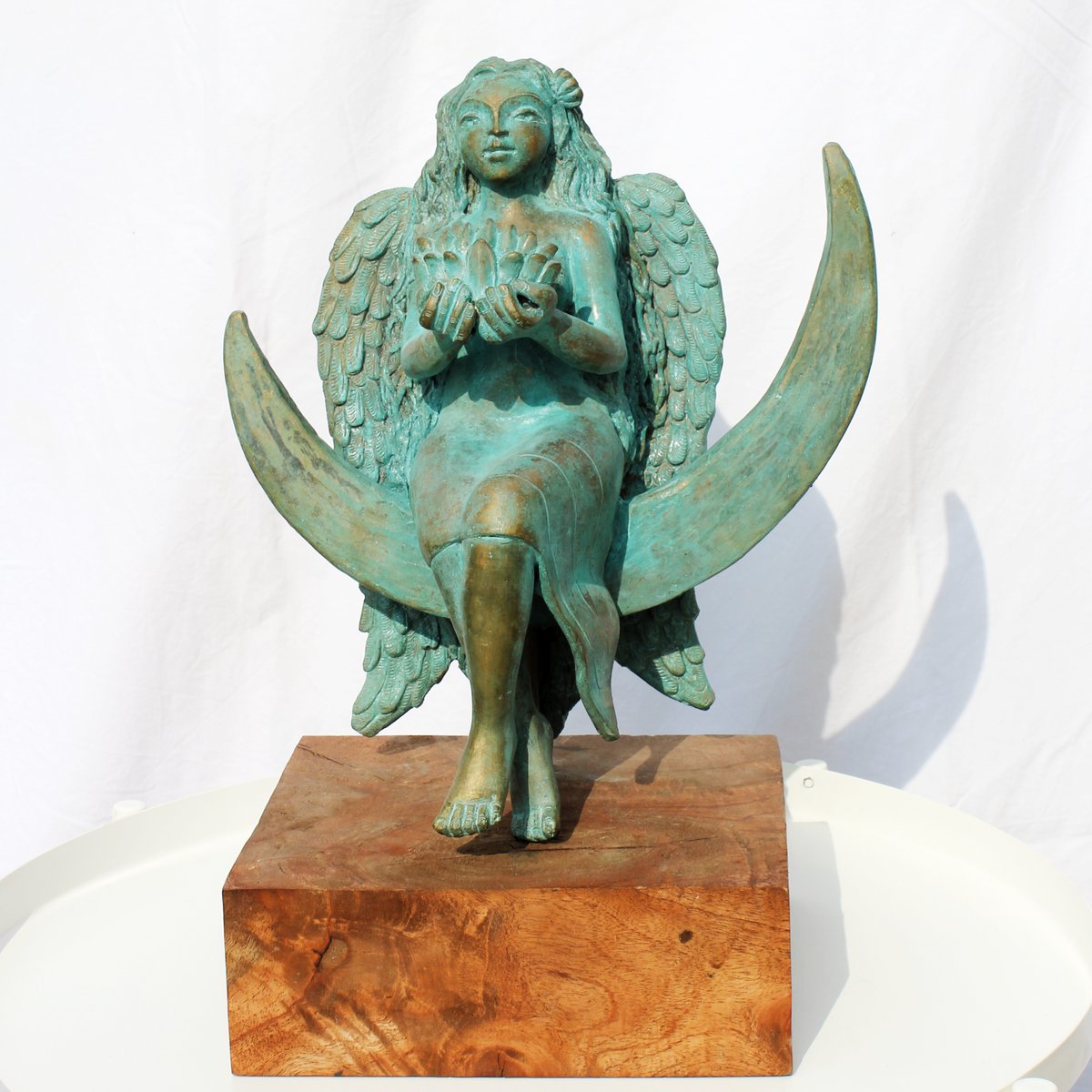 ArtistAlka's tweet photo. Bronze Sculpture - Moonlit Night I Bust H15 x W10 x T7 Inch I Available (Limited Edition)
#indianart #artwork #sculpture #bronze
#artgallery #artcollector #artexhibition #artistalkachoudhary #alkachoudharyartwork #contemporary #art #contemporaryart #instaartist #delhiartist #dlf https://t.co/eZXcbBWNGr