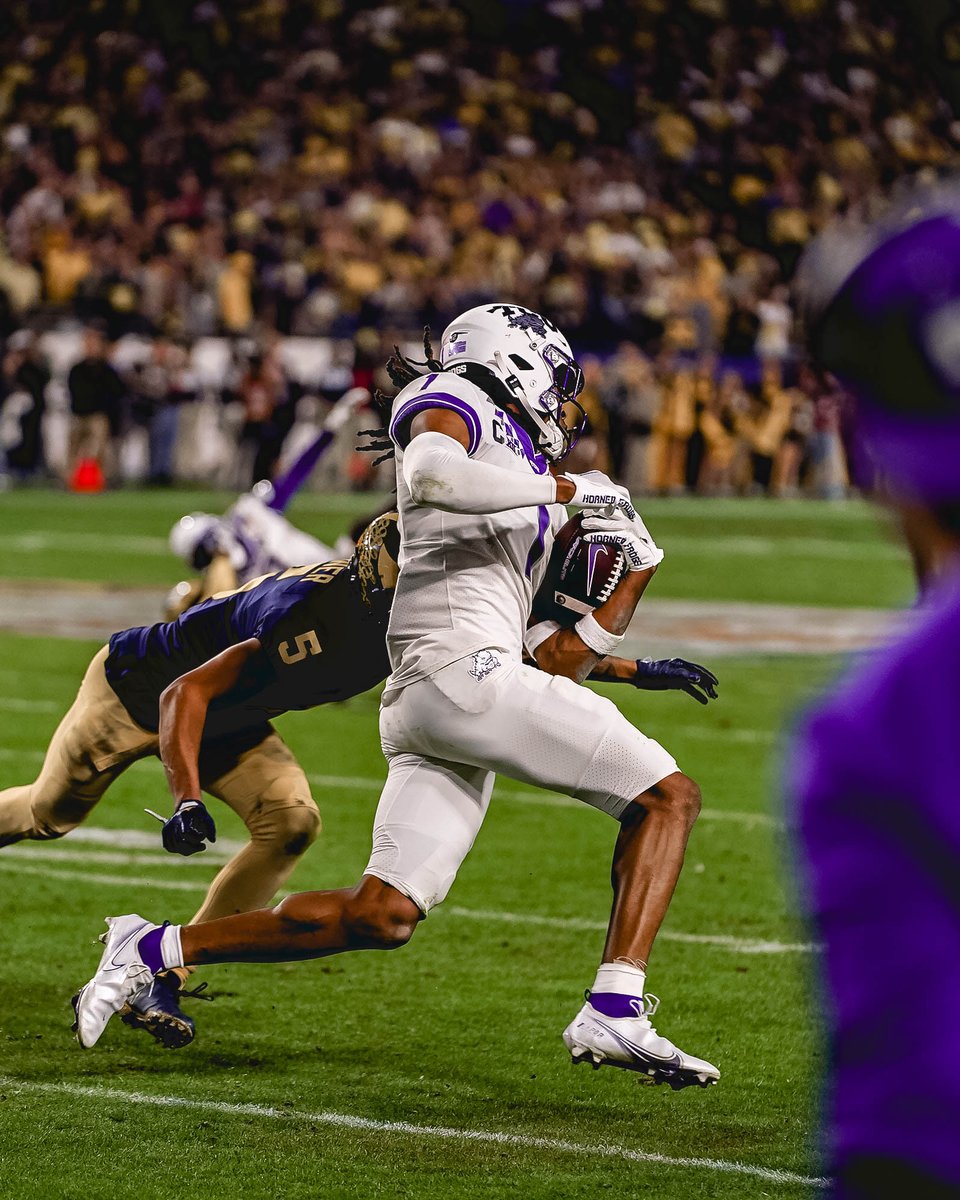 TCUFootball's tweet photo. Bring it on home. 

#GoFrogs #DFWBig12Team #FiestaFrogs https://t.co/9VnAlbG5Nr