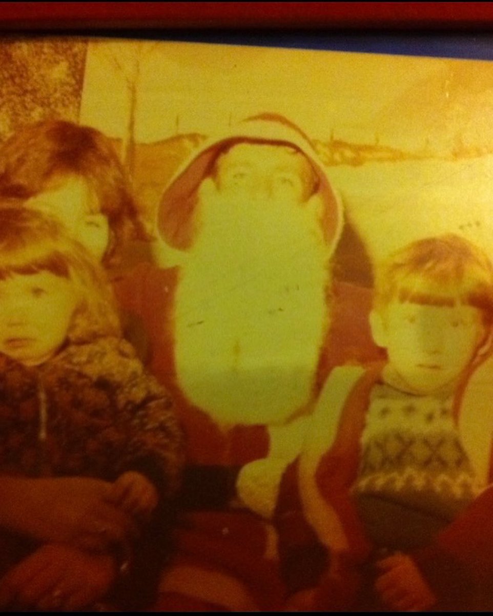 jilli09's tweet photo. You would’ve been 50 today 😭😭 Your 19th birthday away from home. How you’re missed so much my best pal & big brother. Happy Birthday in heaven Gary💕💕 No doubt yourself & Derek are having a #shloer up there #bigbrothers #heaven #angels #gary https://t.co/KdcOkhZqtj