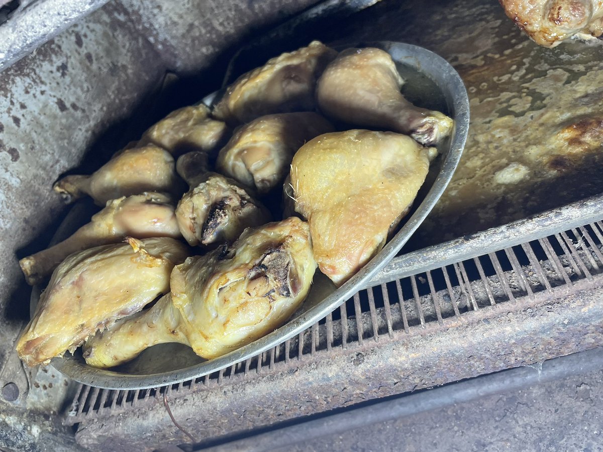 Teddy0269's tweet photo. @Yoss__Perdomo Yo la tire en grande dentro de lo que cabe claro pero el pollo pos está mejor no c porque https://t.co/VawHEQKlFq