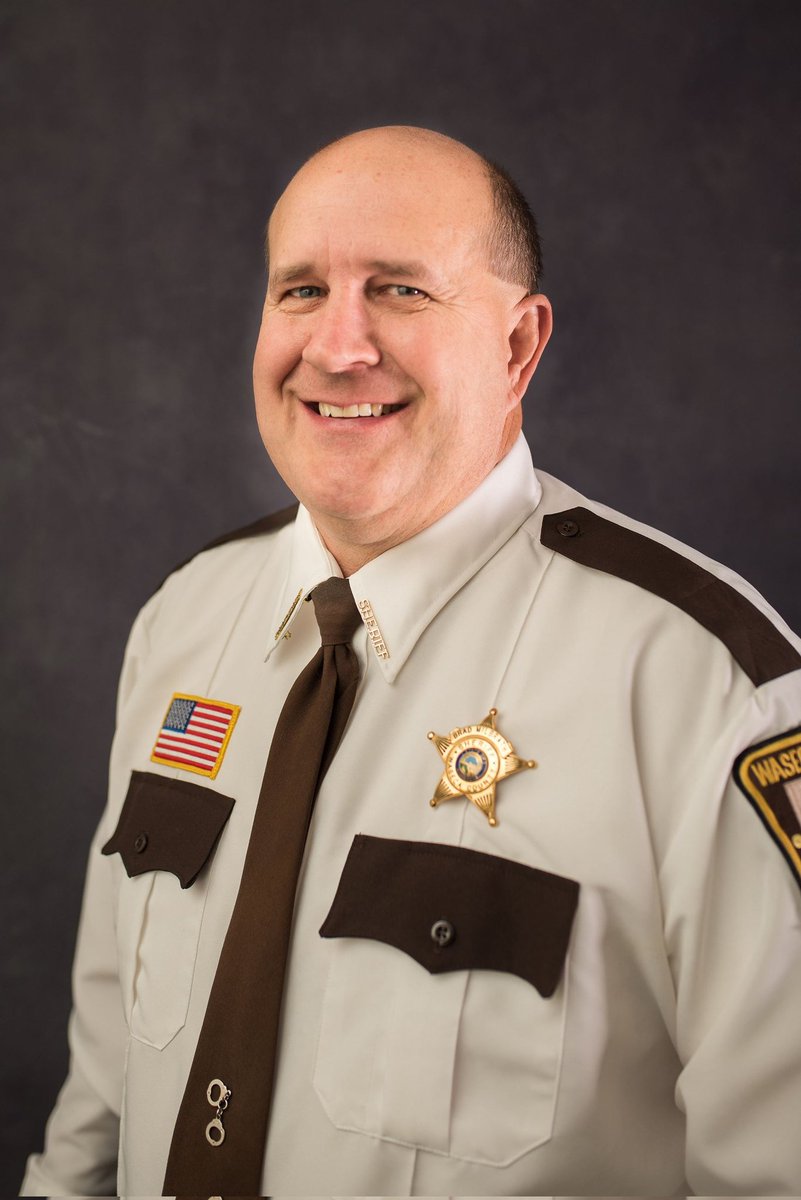 wasecasheriff's tweet photo. Thank you, Sheriff Brad Milbrath, for your 34 years of exemplary service to the citizens of Waseca County!! You've had an amazing career and left the Sheriff's Office better than ever. 

Enjoy your retirement! You earned it and then some! https://t.co/9G8olMVO8l