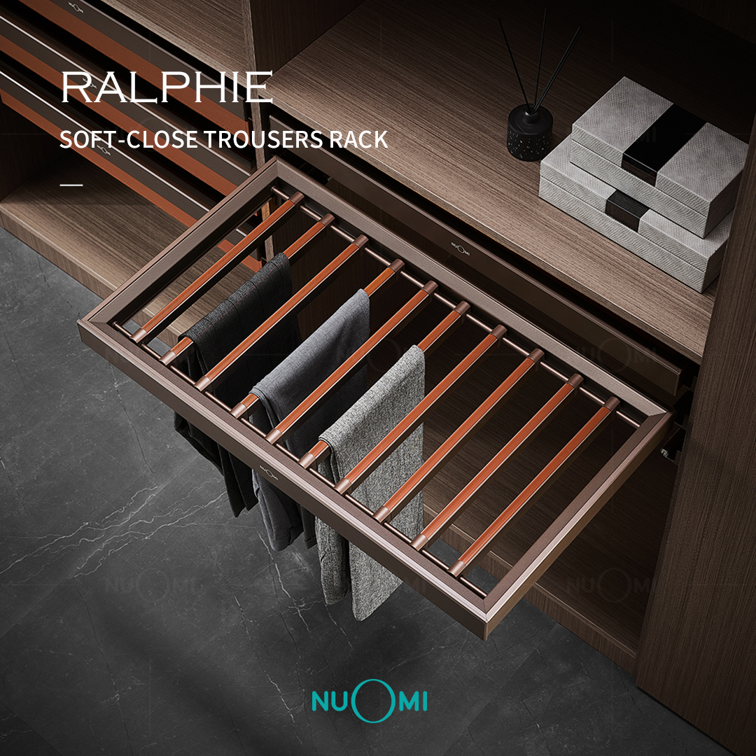 Nuomihome_Asia's tweet image. NUOMI | RALPHIE SERIES SOFT-CLOSE TROUSERS RACK
▪Aluminum alloy with agate red leather, elegant texture
▪Humanized design, adjustable trousers rack interval
▪Convenient storage for your trousers.

#nuomi #wardrobestorage #closetstorage #trousersrack