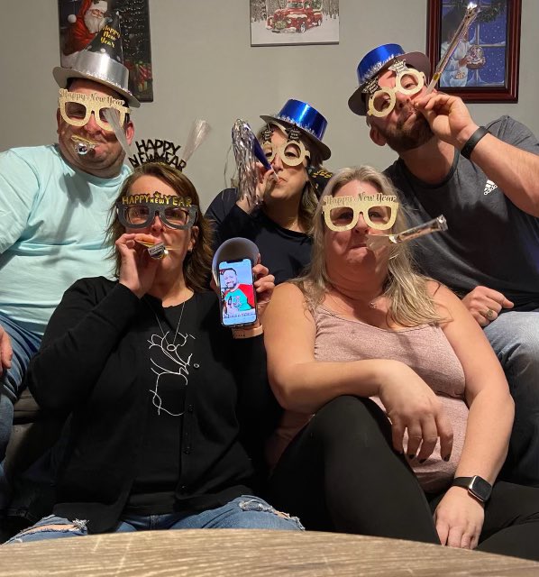 valene_roach's tweet photo. @NTVNewsNL Happy New Year from the coolest crowd in Burgeo! 😂 https://t.co/bvU9tpsQtZ