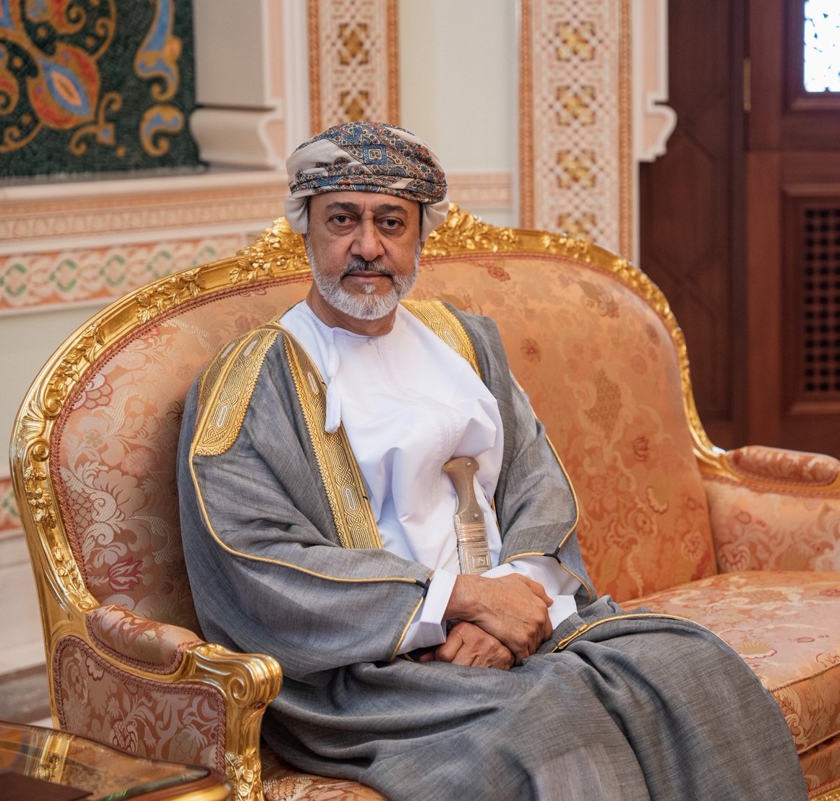 بفيض الوفاء لوطننا عمان،وعظيم الولاء لسلطاننا هيثم نستقبل عاما جديدا بأمل وعزم مقرونين بالتفاني والعمل لنواصل الإنجاز،وتحقق نهضة عمان المتجددة المسير المبارك

تتواصل الأعمال بوتيرة متسارعة في الدقم،صحار،الرسيل،صلالة،خصب،ومشاريع تبنى في كل الأرجاء

أهلا بكم في #صباح_الشباب