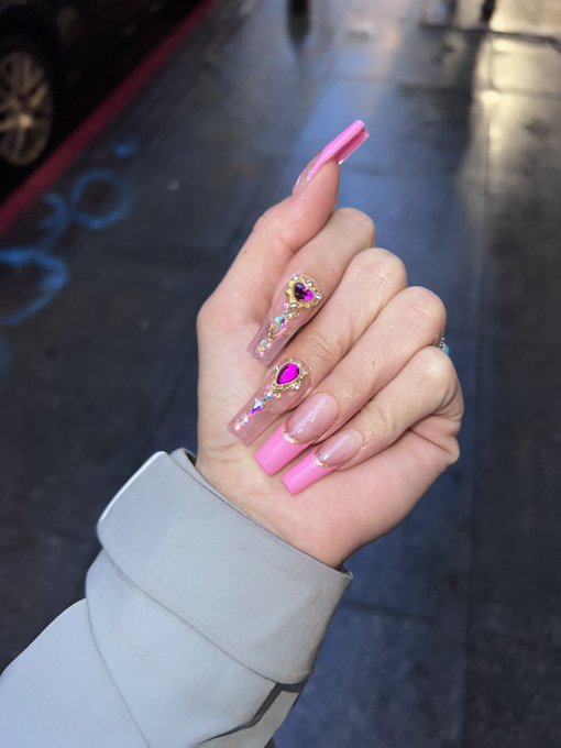 Fresh nails + toes 💕 https://t.co/s2uzmRmd3S<a href="/tag/summerinnyc"class="tags"><span>#summerinnyc</span></a>