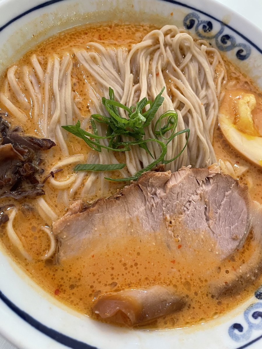 reneeviolet_'s tweet photo. Surugin Ramen House https://t.co/WpVzoyOGt0