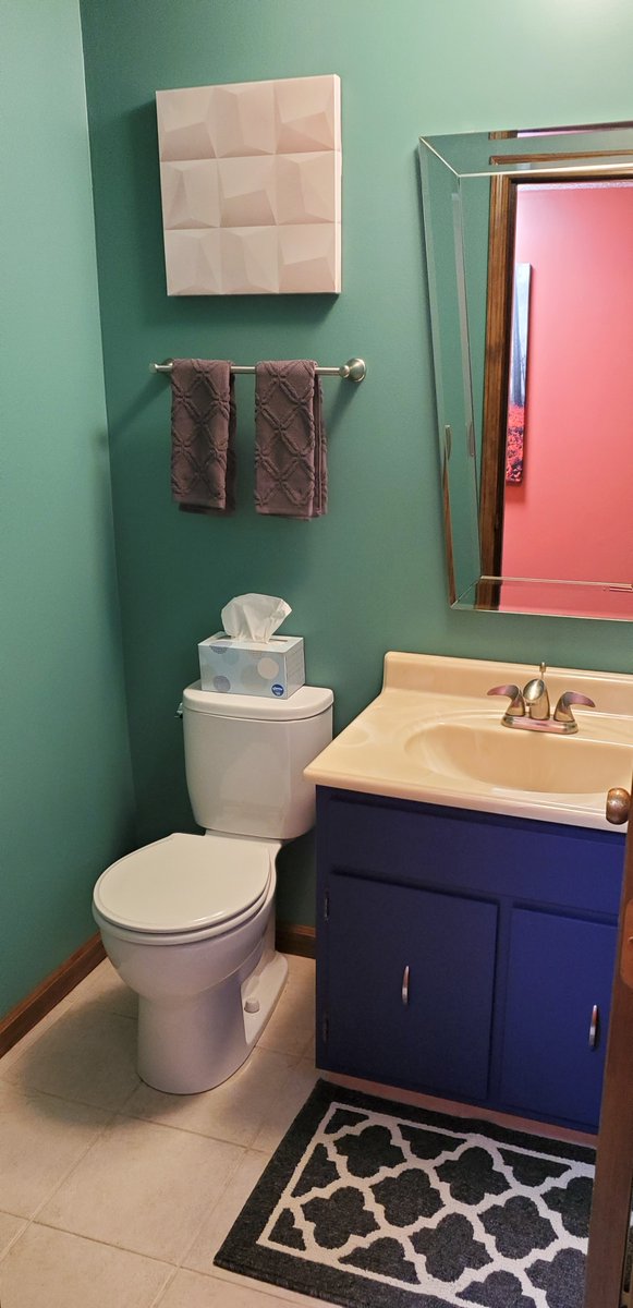 AnneeDroid's tweet photo. Before and After!
Finally finished the most critical DIY makeover in my new house: painting the downstairs bathroom!
Goodnight to the boldest, bravest bathroom paint choice I have ever seen. I'll miss it just a little. https://t.co/qHcnoLRXlH