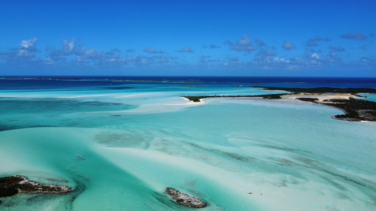 Drone shots of Rolleville! #HappyNewYear2023 #Welcome2023 #NewYear #Bahamas #beauty #bluewater #chasinlunkers #dronephotography