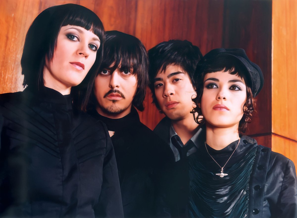 Lady_FanAccount's tweet photo. Ladytron is an independent band that released their debut album in 2001, their sound is unique and that's why they don't completely fit into any music genre. If you like bands like depeche mode, new order, kraftwerk or pet shop boys you will like ladytron

#synthpop #indie https://t.co/d3E8HGxbsq