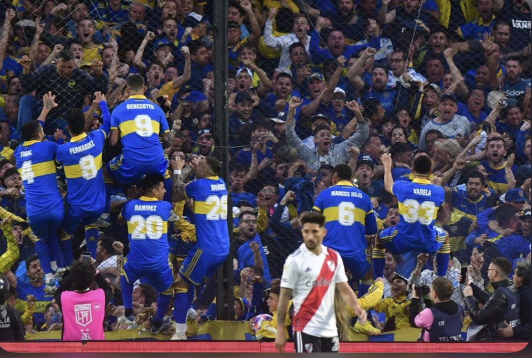 tiagooaa's tweet photo. @RIQUELMEARDO Darío Ismael Benedetto a nuestros eternos hijos https://t.co/sevHlXMepp
