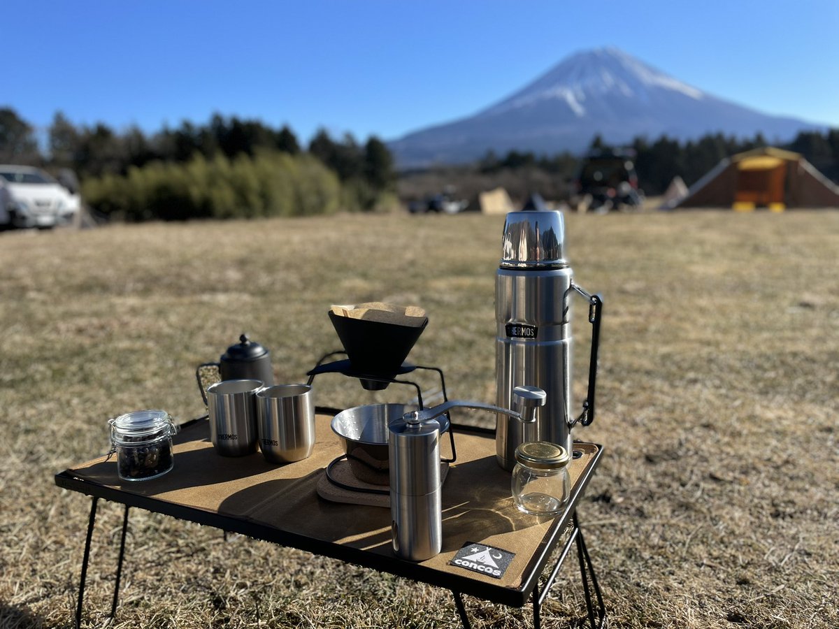 camp_go_out's tweet photo. 設営前に…���️
#ふもとっぱら
#お正月
#キャンプ
#富士山 https://t.co/gIRDBqJYFI