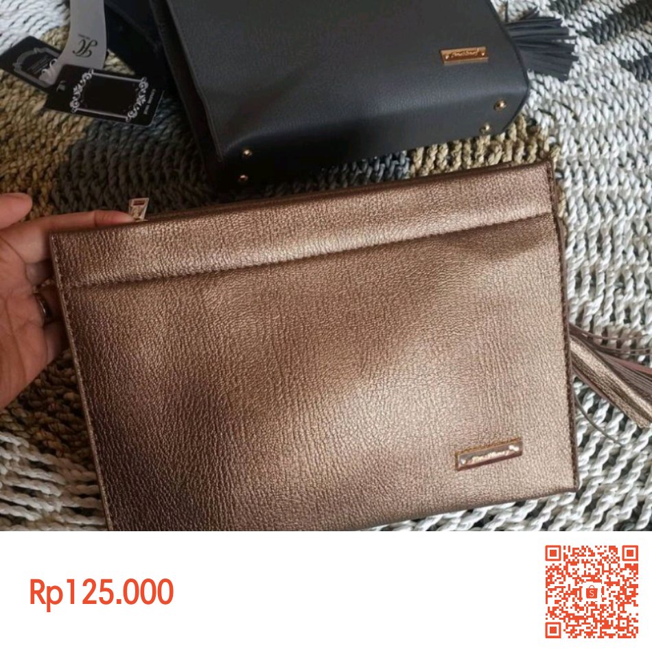 Saya menjual READY COCO CLUTCH ONLY BRONZE By JIMSHONEY seharga Rp125.000. Dapatkan produk ini hanya di Shopee! shopee.co.id/product/307158… #ShopeeID