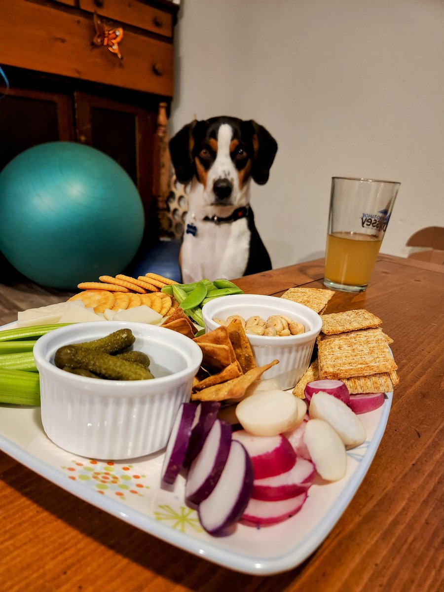 SaraNHHolm's tweet image. Wow! Happy New Year&apos;s Eve #teachnvchat friends!
Stay warm and safe tonight. 😊 @teachNVACS @BDicksonNV @CarolCstranford @tikaee