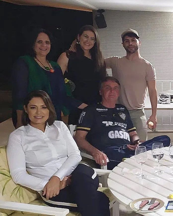 - Boa noite, Brasil! 🇧🇷