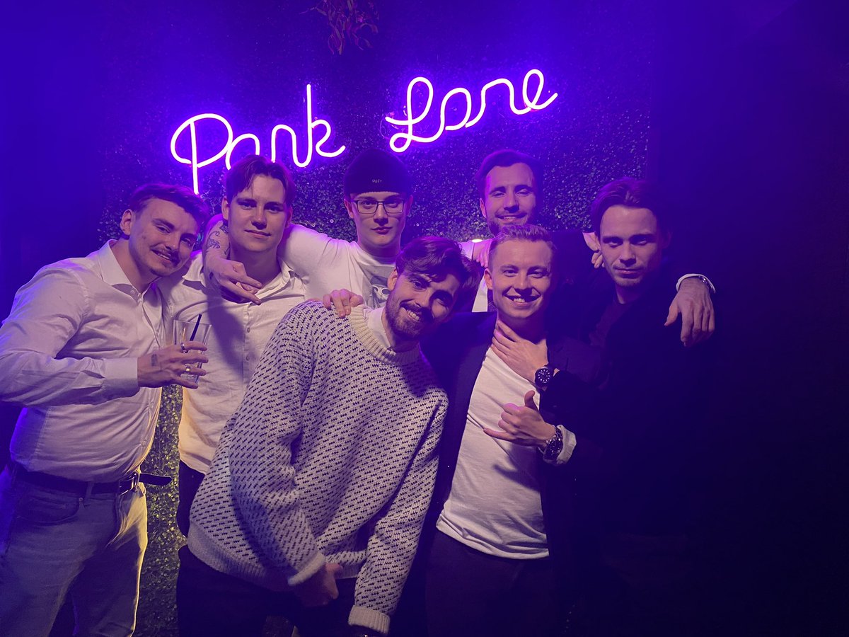 Gott nytt år önskar gbg finest ❤️ <a href="/phzycs/">phzy</a> @b0denn <a href="/KriLLeCS/">KriLLe</a> <a href="/jakobycs/">jakoby</a>