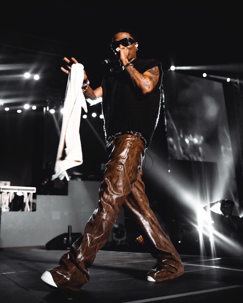 kehmjika's tweet photo. BIG BIRD WIZKID 🎞️ https://t.co/4Qyo7ldjWe