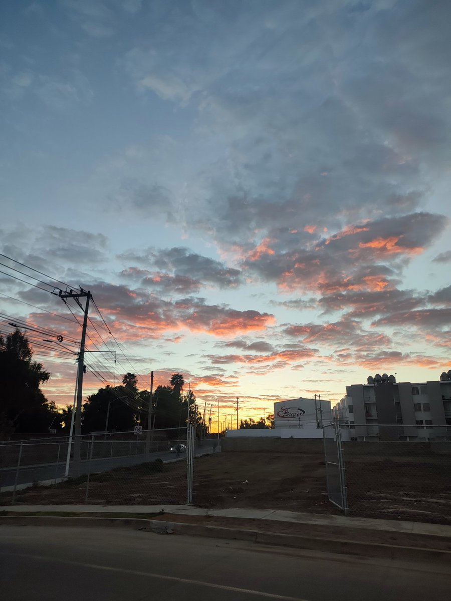 yisusprimee's tweet photo. @esfeid @tweetsforyoul No es atardecer pero si un amanecer https://t.co/q00tisGVnr