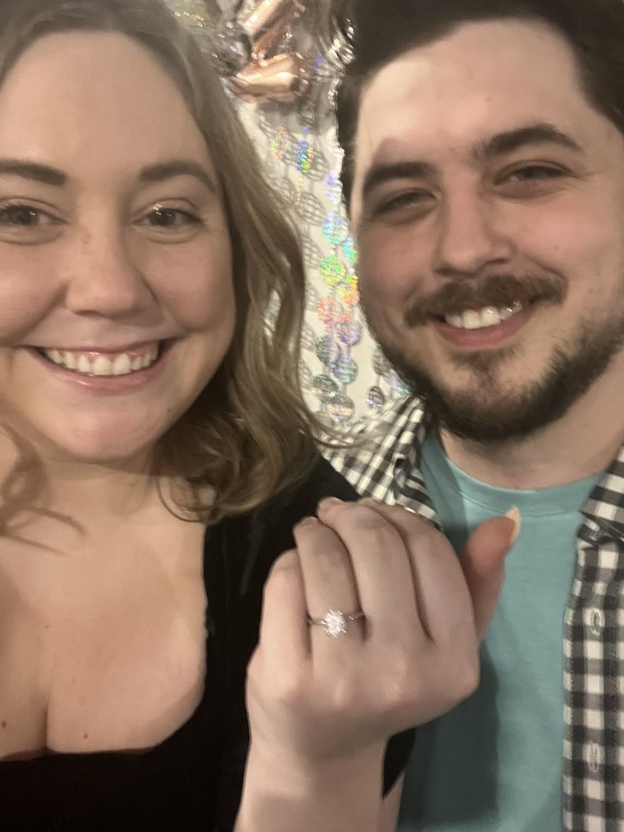 krystal__nelson's tweet image. Twitter gets to see it first 🥰 #EngagedAF