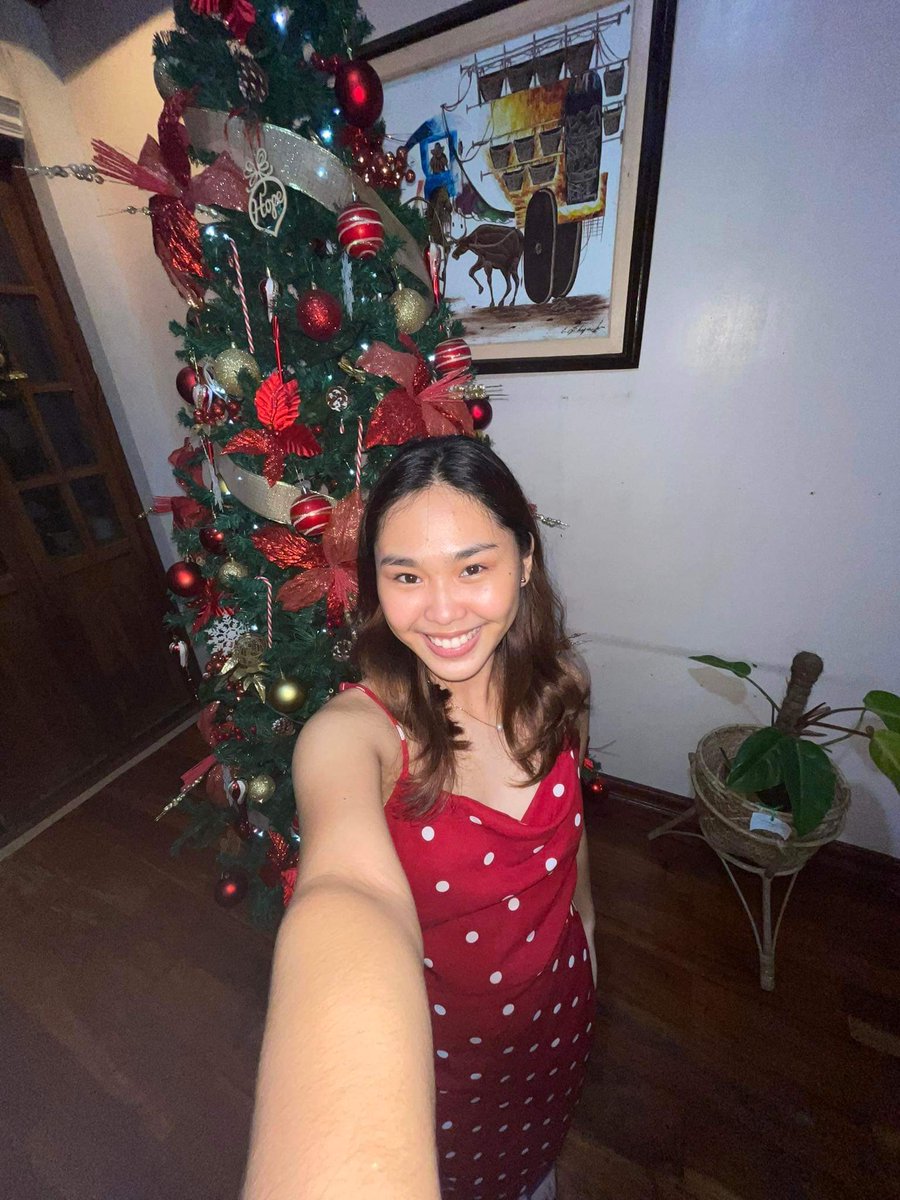 niknxks's tweet photo. feliz 2023! 🥂 https://t.co/ifvNKht02r