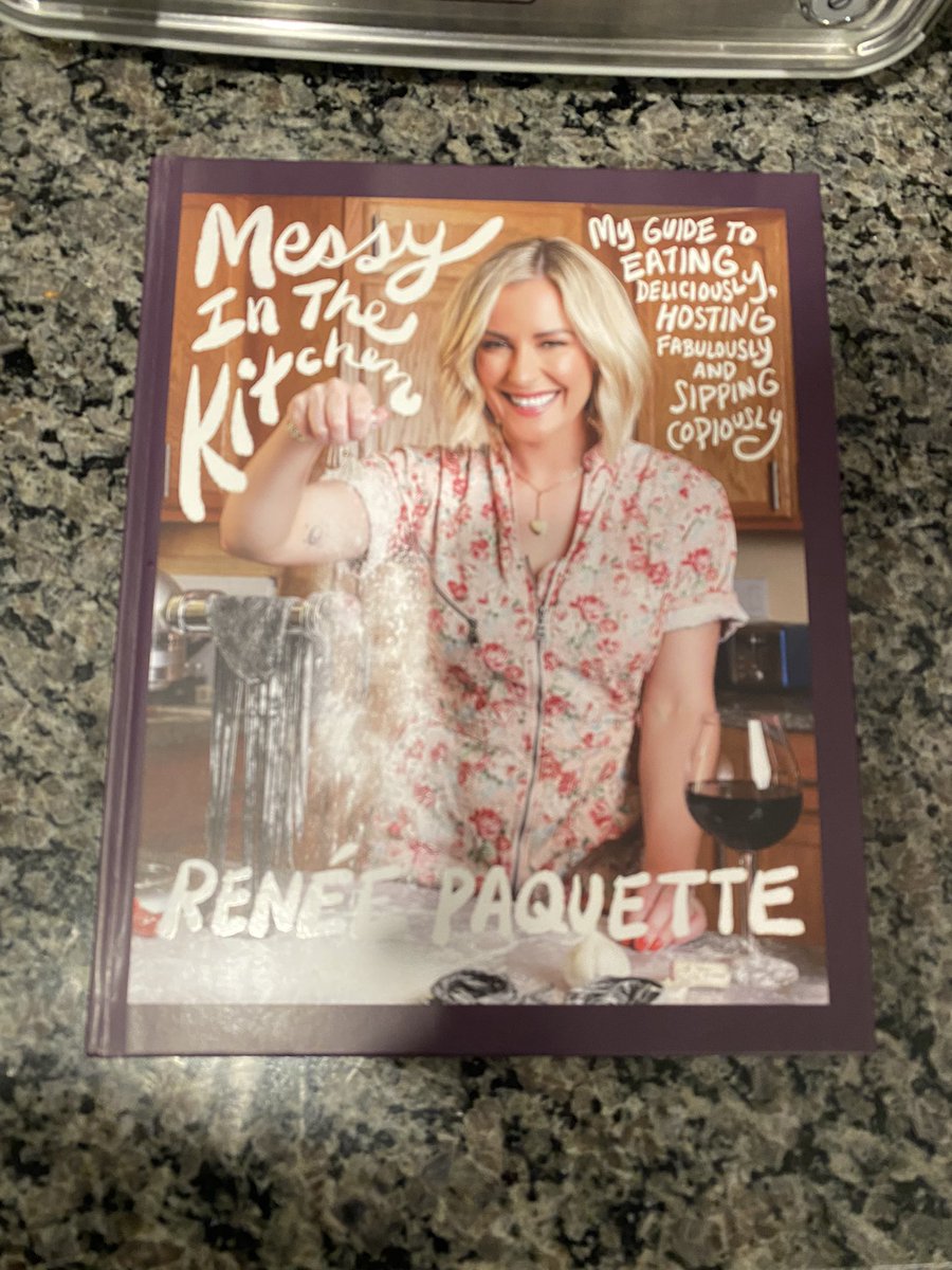 WarDamnPeeples's tweet photo. @ReneePaquette we just got messy in the kitchen! https://t.co/8QmRHLVS44