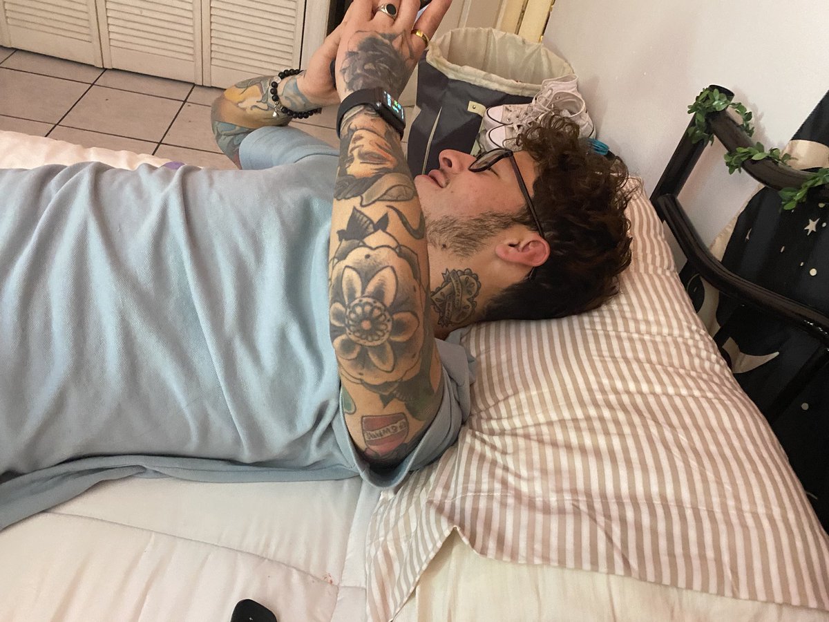 fleceeee's tweet photo. el hombre de mi vida 🤍✨ https://t.co/NqgFlyy3qq