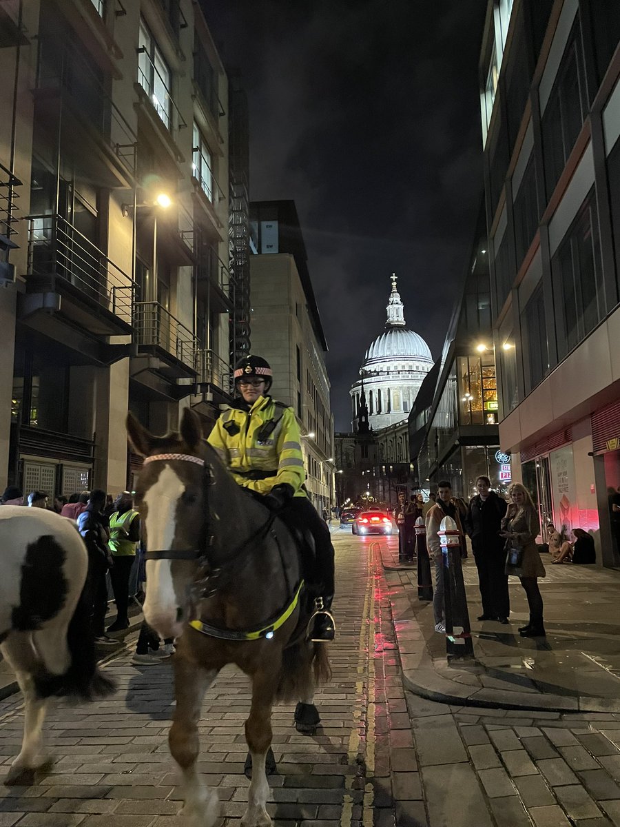 CityPoliceCops's tweet photo. How lovely to have the support of our @CityHorses #NewYear2023 https://t.co/0l6IuHc4Oq