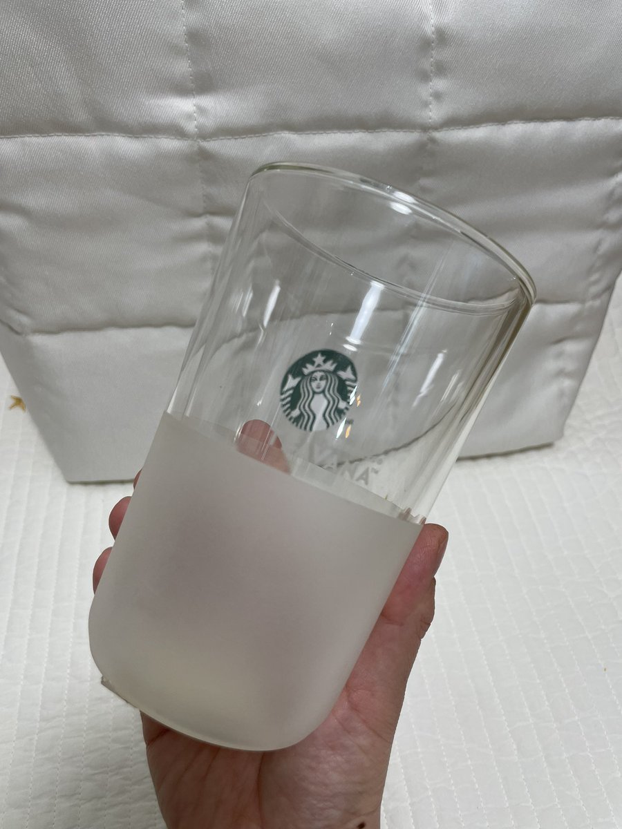 chi_HS's tweet photo. スタバの福袋2023届いた☺️初当選❣️
去年頑張った自分へのご褒美かな✨
紅茶をよく飲む私にはTEAVANA® ダブルウォールグラス 354mlが最高❤

 #スタバ 
 #スタバ福袋 https://t.co/2BfPPaxS78