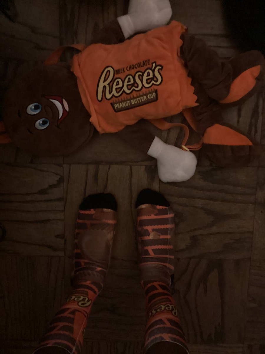 _ONELOVEUNI_'s tweet image. NIGGA REESE #reesespieces