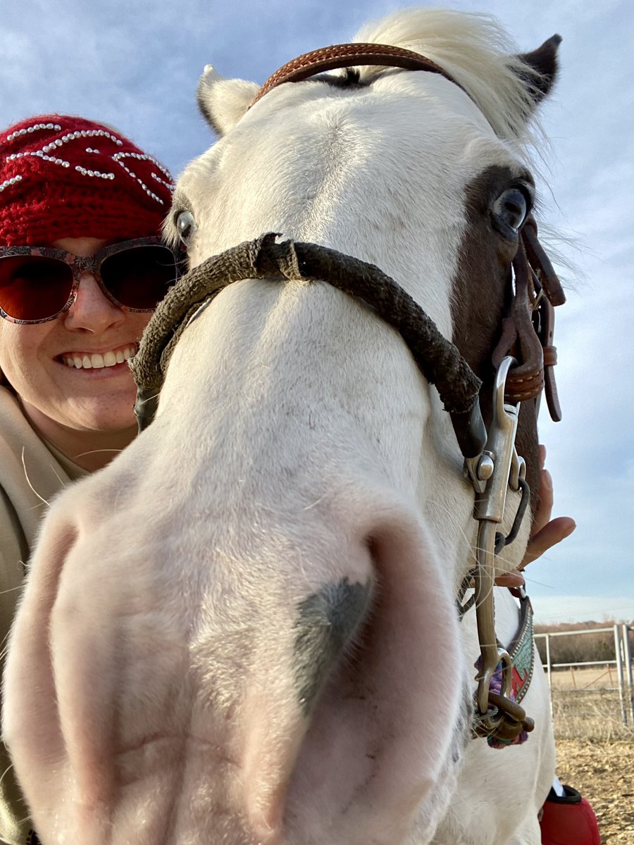 2022 recap: sold a horse, bought a horse, published a book, got promoted, started grad school, debuted two new cosplays, broke my collarbone and got surgery, got more tattoos, met Matt Smith, had a short story published, and got lasik surgery. 

Here’s to 2023! 🎉