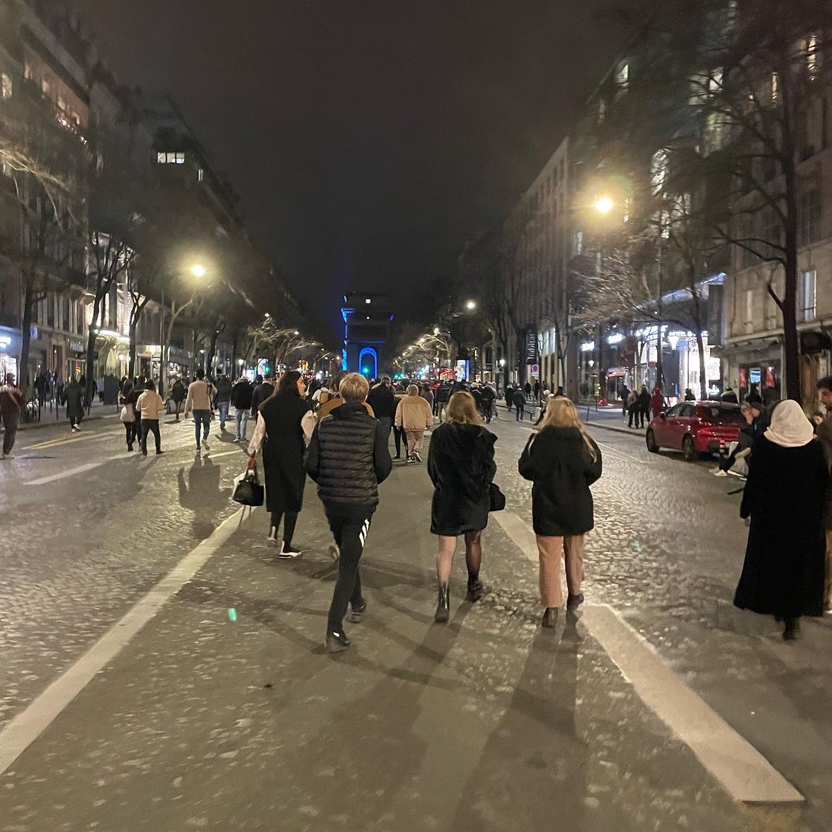 RobichaudJD's tweet photo. Happy New Year to Family, Friends and amazing 2023 to all from Robichaud Cameron Family enjoy spectacular fireworks from Paris 🇫🇷 we enjoyed tonight 🙌 https://t.co/889D1i6xjb