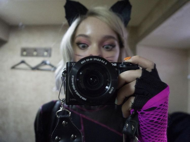 I  dont  know  if  anyone  knows  this  ,  but  i  reallyyyyy  love  photography  ^^!!!!!