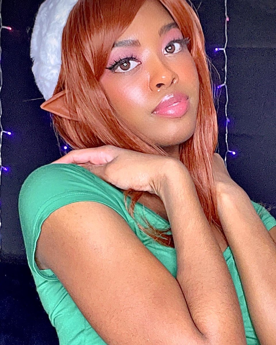 CosplayLuxury's tweet photo. Santa’s Little Helper🧝♀️(1/2)
#cosplay #cosplayer #mha #uraraka #urarakacosplay #urarakaochako #urarakaochakocosplay #uravity #uravitycosplay #elflook #elfuraraka #elfurarakacosplay #holidayuraraka #holidaymha #myheroacademia #mhacosplay #christmascountdown #kawaii #cutedance https://t.co/PLULFWVvwU