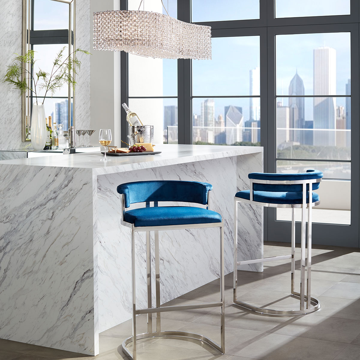 LampsPlus's tweet photo. Time to bling in the new year! Cheers to happiness, good health, and beautiful lighting in 2023 ππ₯ #myLampsPlus
#HomeLighting #KitchenIslandLighting #KitchenIslandDesign #KitchenLighting #BarDesign https://t.co/jHxl1wUTRi