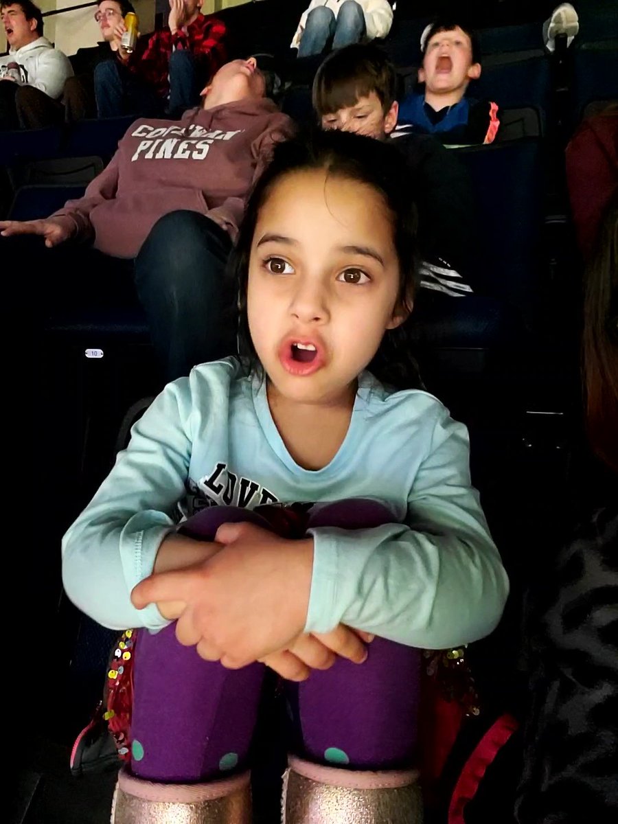 CEIRebecca's tweet photo. Howwwwwwlin'! #raisedbywolves #packpix https://t.co/0NGfeoptPj