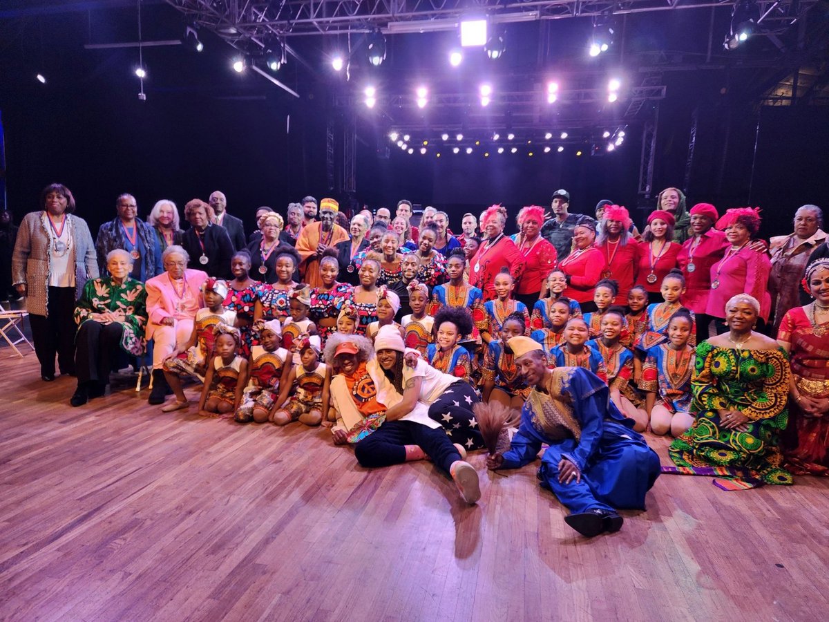EpsilonPiOmega's tweet photo. Congratulations to our very own Juilette Hansen, Beverly Edge, and Jeanine Owens! They were a few of the elders honored in the holiday production of “The Neuetkraker Suite". We also had many members of our illustrious Sorority parcipate in ESOTA's rendition of the Nutcraker. https://t.co/RdJajRIGjZ