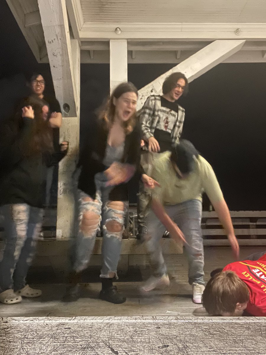 SquidBoystoys's tweet photo. Just trying to take a New Year’s Eve picture with friends and my boyfriend slipped he’s okay tho. https://t.co/fjS9ePuXRl