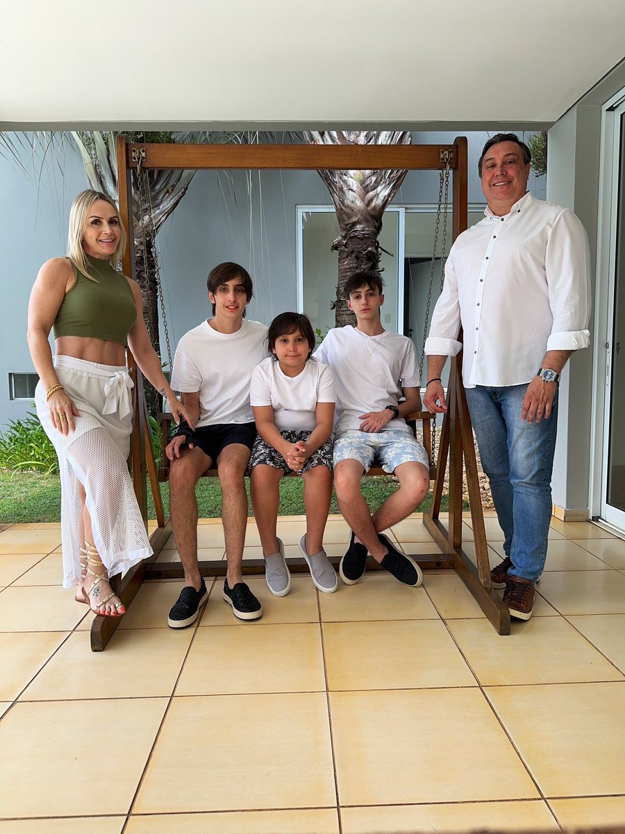 My family and I wish you a happy new year, with lots of health, peace and success!

A great 2023 to all🙏🏻
-
#2023NewYear #newyear #happynewyear