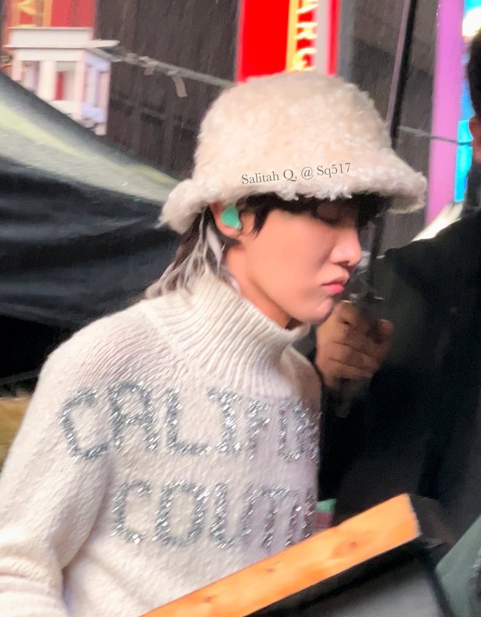 knjgIoss's tweet photo. his fit is sickening though https://t.co/NukciiLNHH