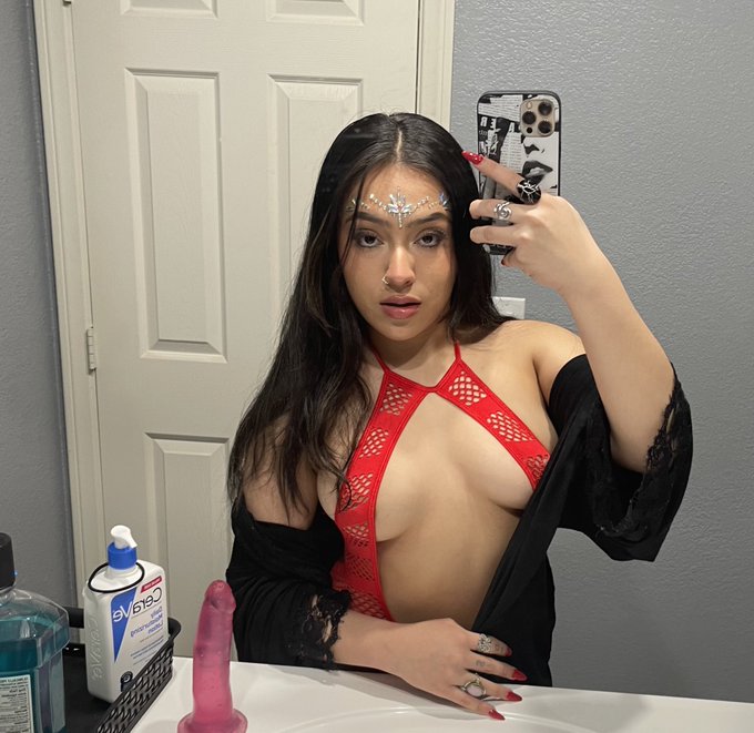 Alo - 2 pic. get ur sexy on https://t.co/BfLfvszyzH