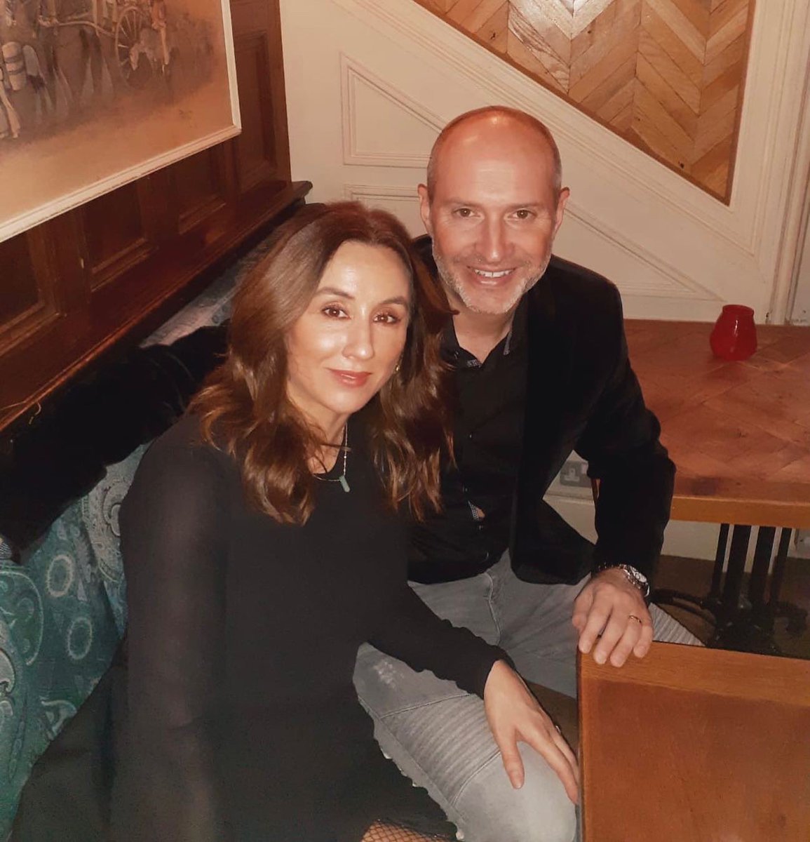 Happy New Year from the Clays <a href="/Kimmy_L_Clay/">Kim Clay</a> 😍 have a fabulous 2023