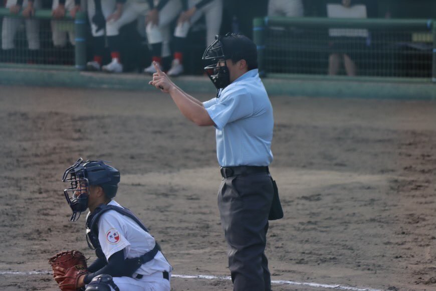 bb_umpire0238's tweet photo. あけましておめでとうございます！
今年もよろしくお願いします！
球場などで見かけた際はお気軽にお声お掛けください！ https://t.co/RmsNkFRbdR