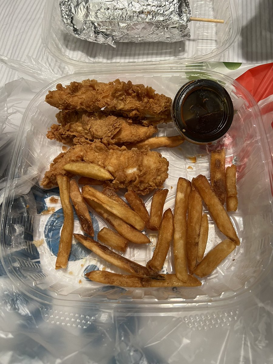 I ordered <a href="/Chilis/">Chili's Grill & Bar</a> and this is the amount of fries I got with my meal! I guess they ran out but didn’t wanna say anything. May have to stop going there if these are the servings I’m going to get.