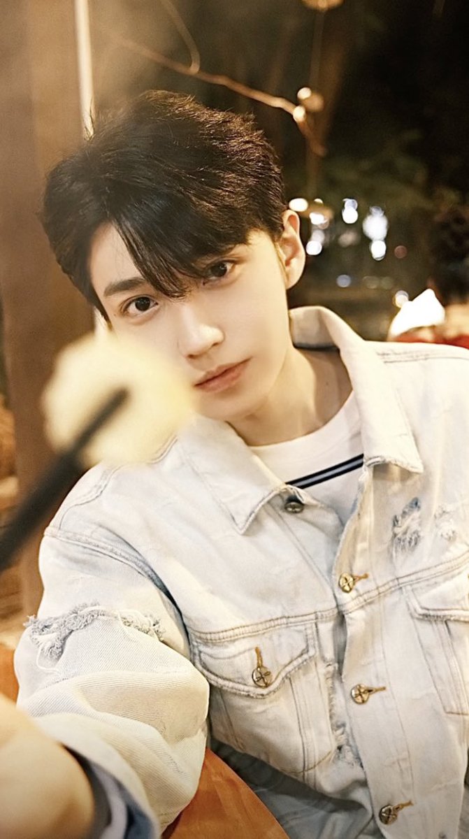 lipeiyangs's tweet photo. how can someone be this pretty 

#lipeiyang #李沛洋 https://t.co/RMZVNg0uRr